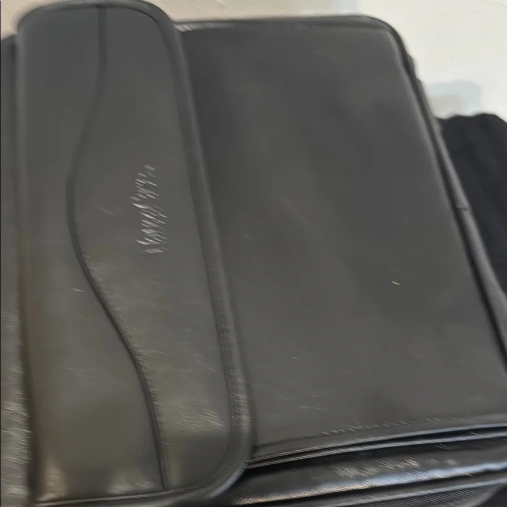 Black Leather Laptop Bag with Sturdy Handle and Flap Closure